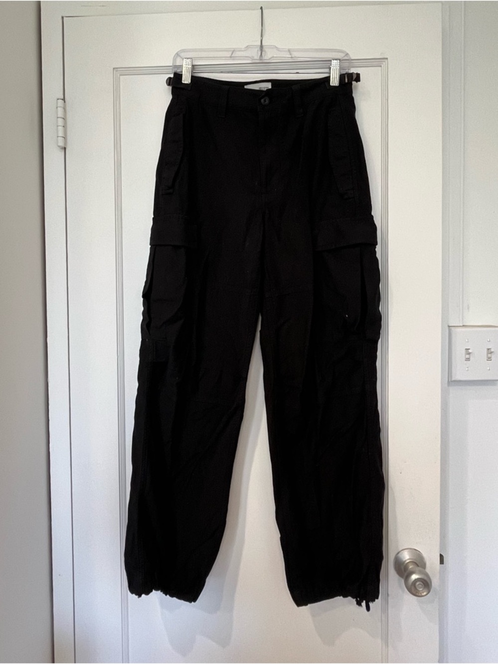 Aritzia TNA Black Cargo Pants